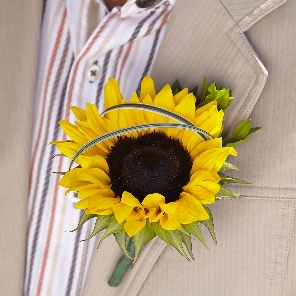 Free Spirit Boutonniere – Citiflowers, Silver Spring MD